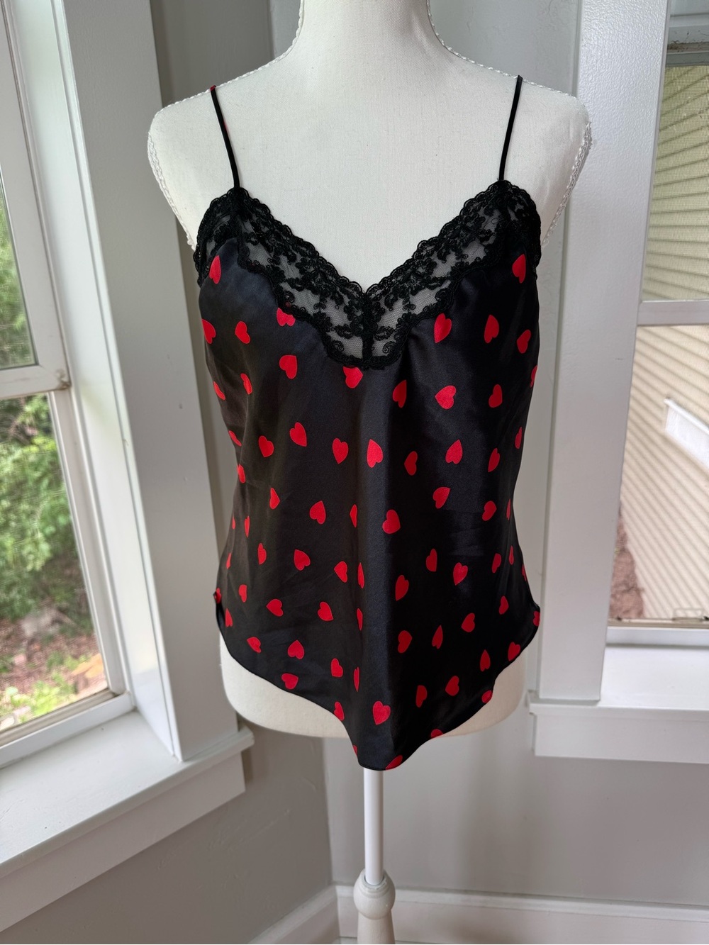 Vintage La Monette Black Lace Satin Camisole with Red Heart Print Size Medium